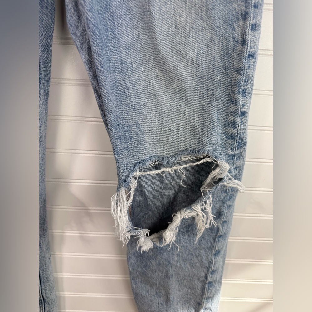 American Eagle women’s Mom Straight denim jean. Light/medium wash. Size 0 Reg - Picture 5 of 9